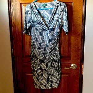 Lauren dress size 4. Worn once to a wedding. Beautiful gray/white pattern.